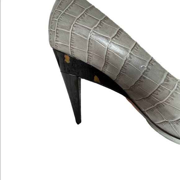 Escada embossed leather heels EUC taupe size 9.5 gorpcore sculptered heel - Picture 9 of 10